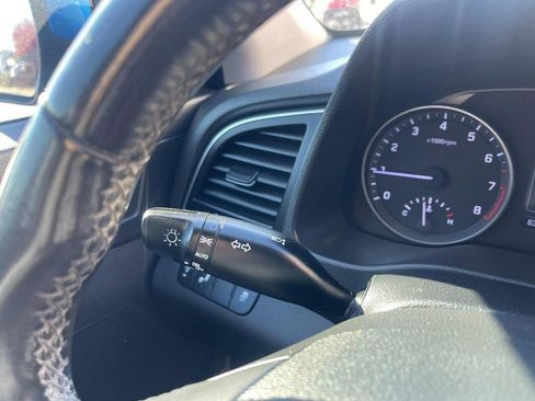 Used 2017 Hyundai Elantra Limited image 19