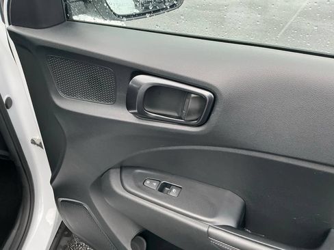 Certified 2023 Hyundai Venue Limited FWD image 29