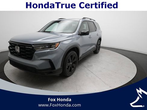 Certified 2025 Honda Pilot Black Edition image 1