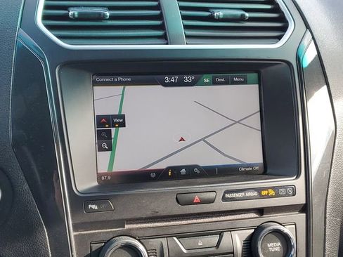 Used 2016 Ford Explorer XLT w/ Equipment Group 202A image 25