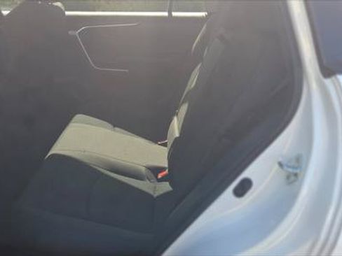 Used 2021 Toyota RAV4 LE AWD/4WD image 16