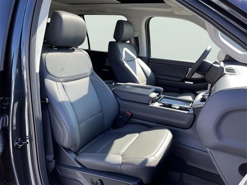 New 2025 Ford Expedition Max Active image 14