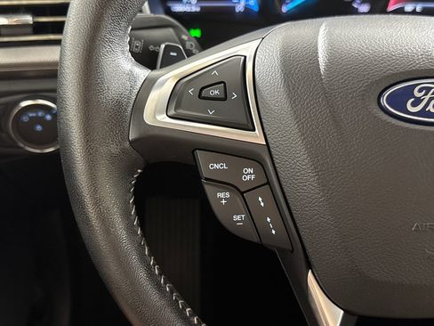 Used 2019 Ford Fusion SE w/ Equipment Group 151A FWD image 15