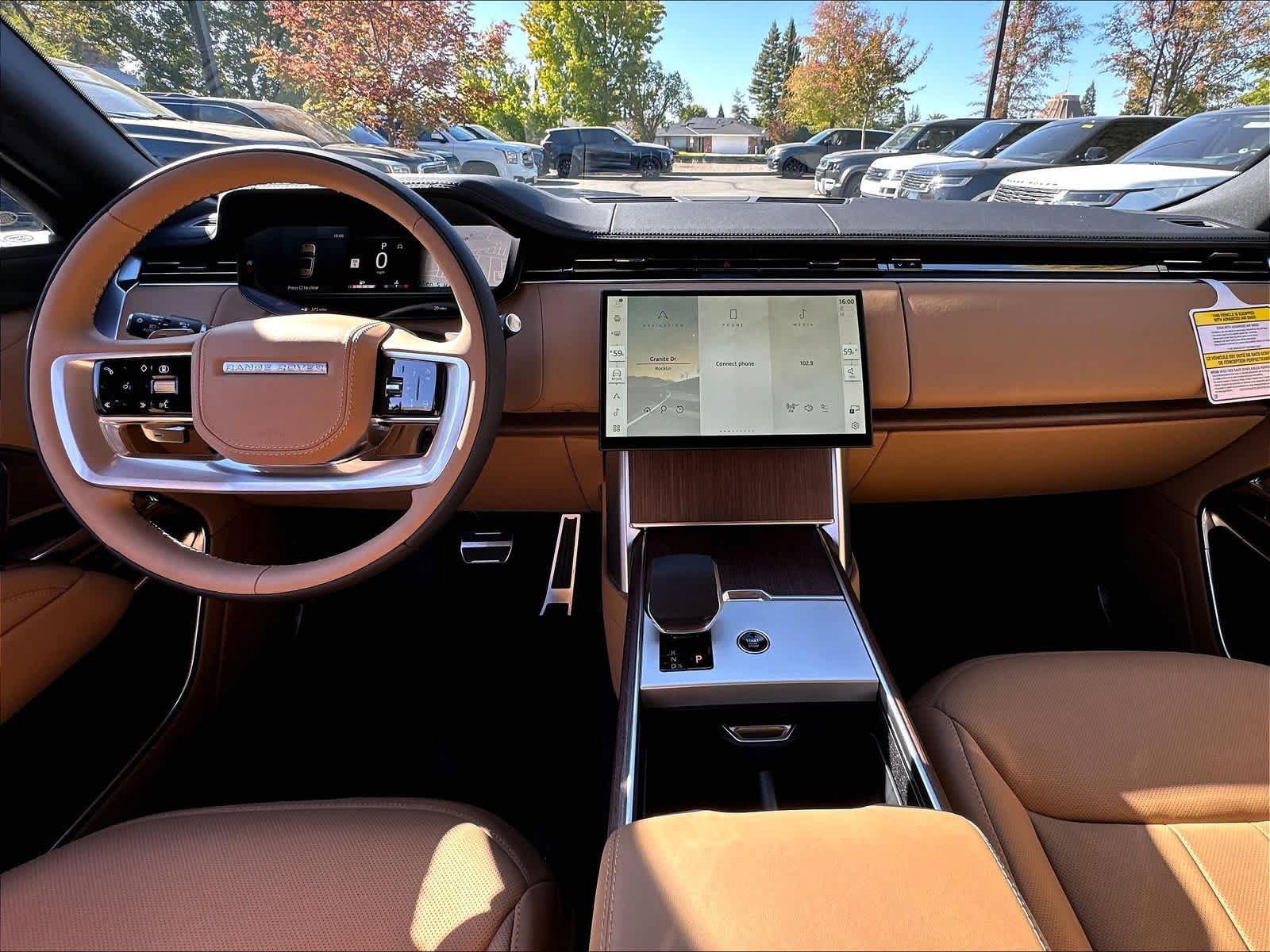 New 2026 Land Rover Range Rover Long Wheelbase SE AWD/4WD image 7