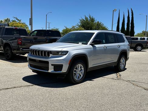 New 2026 Jeep Grand Cherokee L 2WD image 2