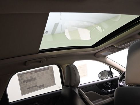 New 2026 Lincoln Corsair Premiere image 17