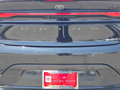 Used 2025 Toyota Prius XLE FWD image 14