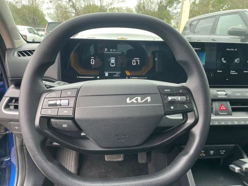 Used 2025 Kia K4 LXS image 27