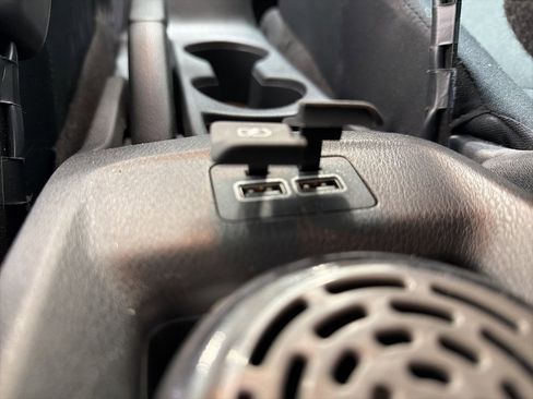 Used 2024 Nissan Kicks S image 24