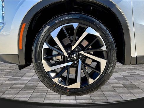 Used 2024 Mitsubishi Outlander SE image 36