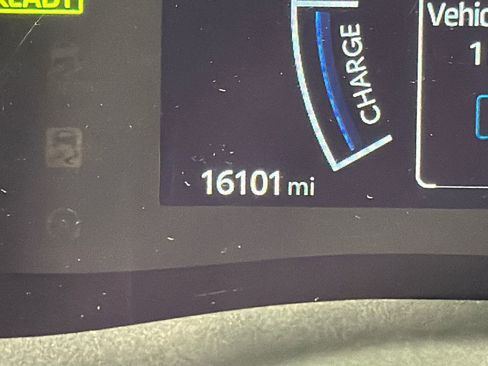 Used 2025 Toyota Camry SE w/ Convenience Package image 27