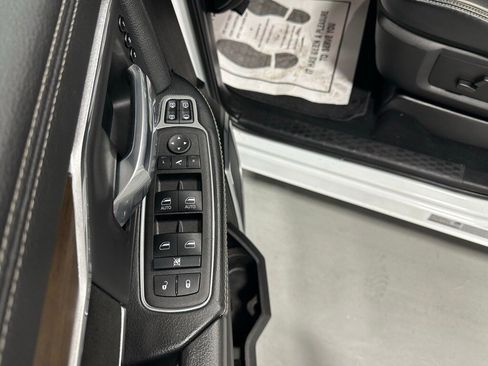 Used 2024 RAM 3500 Laramie image 9