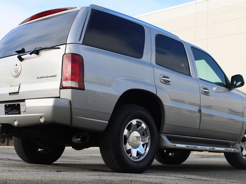 Used 2005 Cadillac Escalade AWD image 8