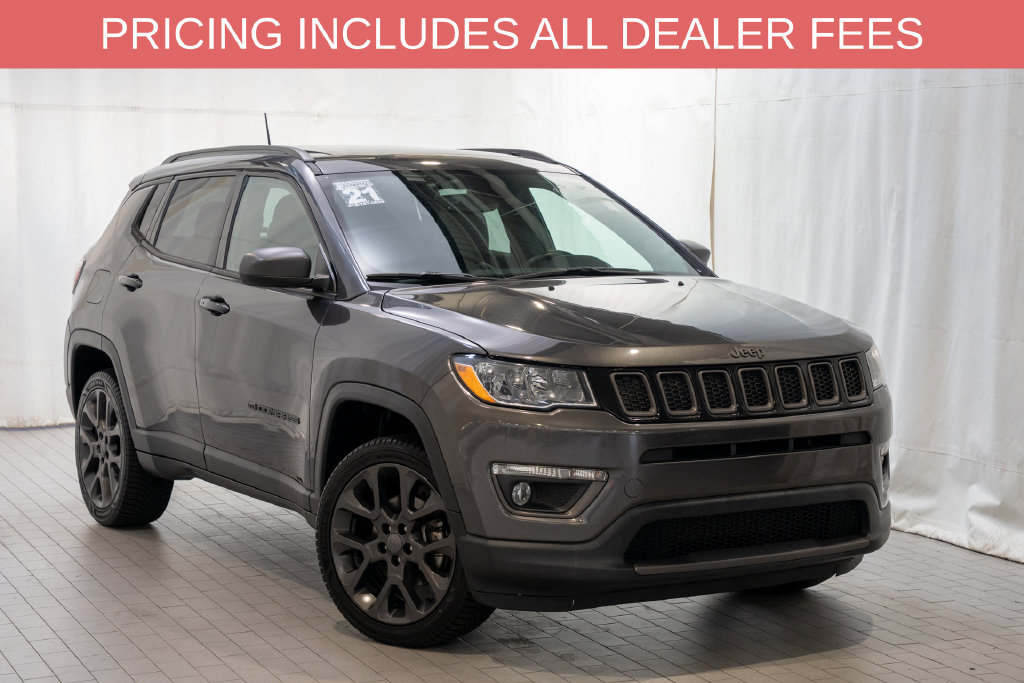 Used 2021 Jeep Compass Latitude w/ Sun and Sound Group AWD/4WD image 1