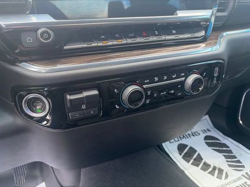 Used 2023 Chevrolet Silverado 1500 LT AWD/4WD image 14