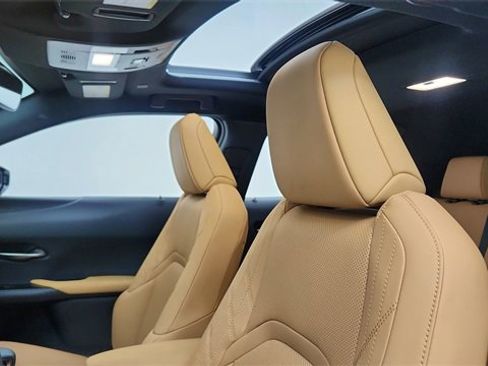 Used 2023 Lexus UX 250h AWD w/ Premium Package image 32