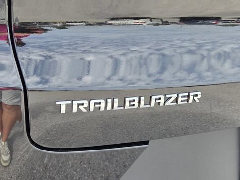 Certified 2025 Chevrolet TrailBlazer LT w/ Convenience Package FWD image 14