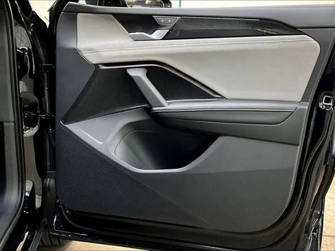 New 2026 Volkswagen Tiguan SE R-Line image 30