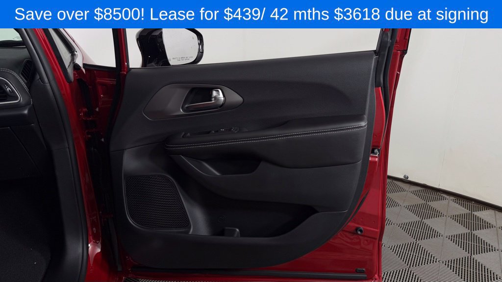 New 2027 Chrysler Pacifica Select FWD image 26