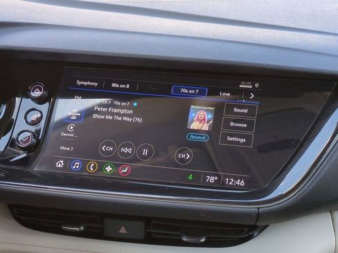 Used 2022 Buick Envision Essence w/ Safety Package image 17