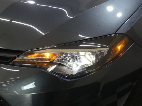 Used 2019 Toyota Corolla LE FWD image 14