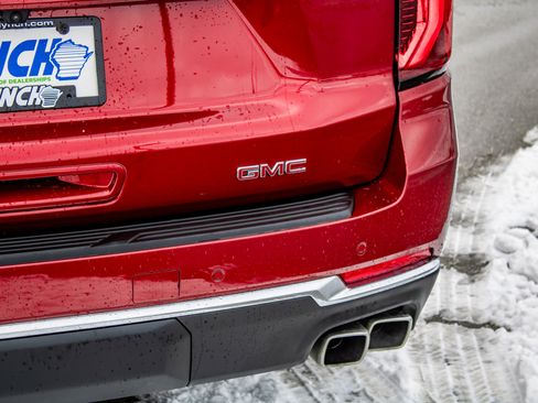 Used 2025 GMC Yukon XL Denali w/ Sun & Power Step Package image 12