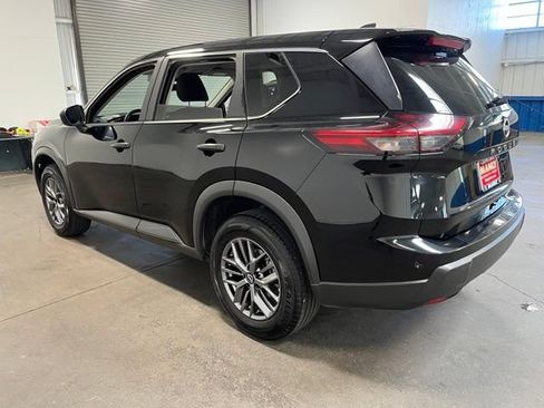Used 2024 Nissan Rogue S FWD image 6