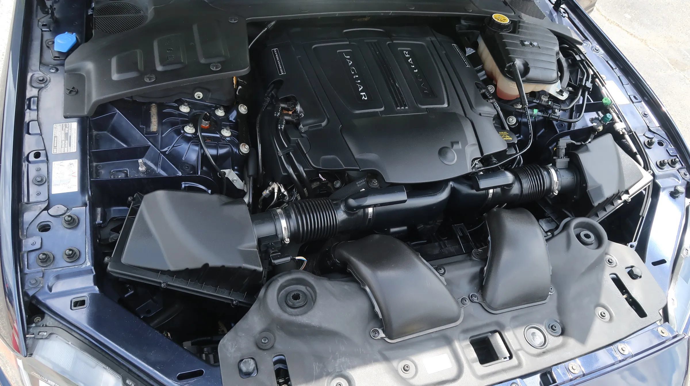 Used 2016 Jaguar XJ R-Sport RWD image 45