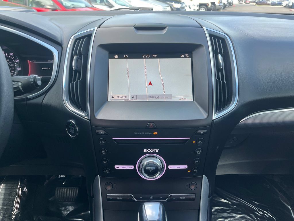 Used 2018 Ford Edge Titanium w/ Technology Package AWD/4WD image 19