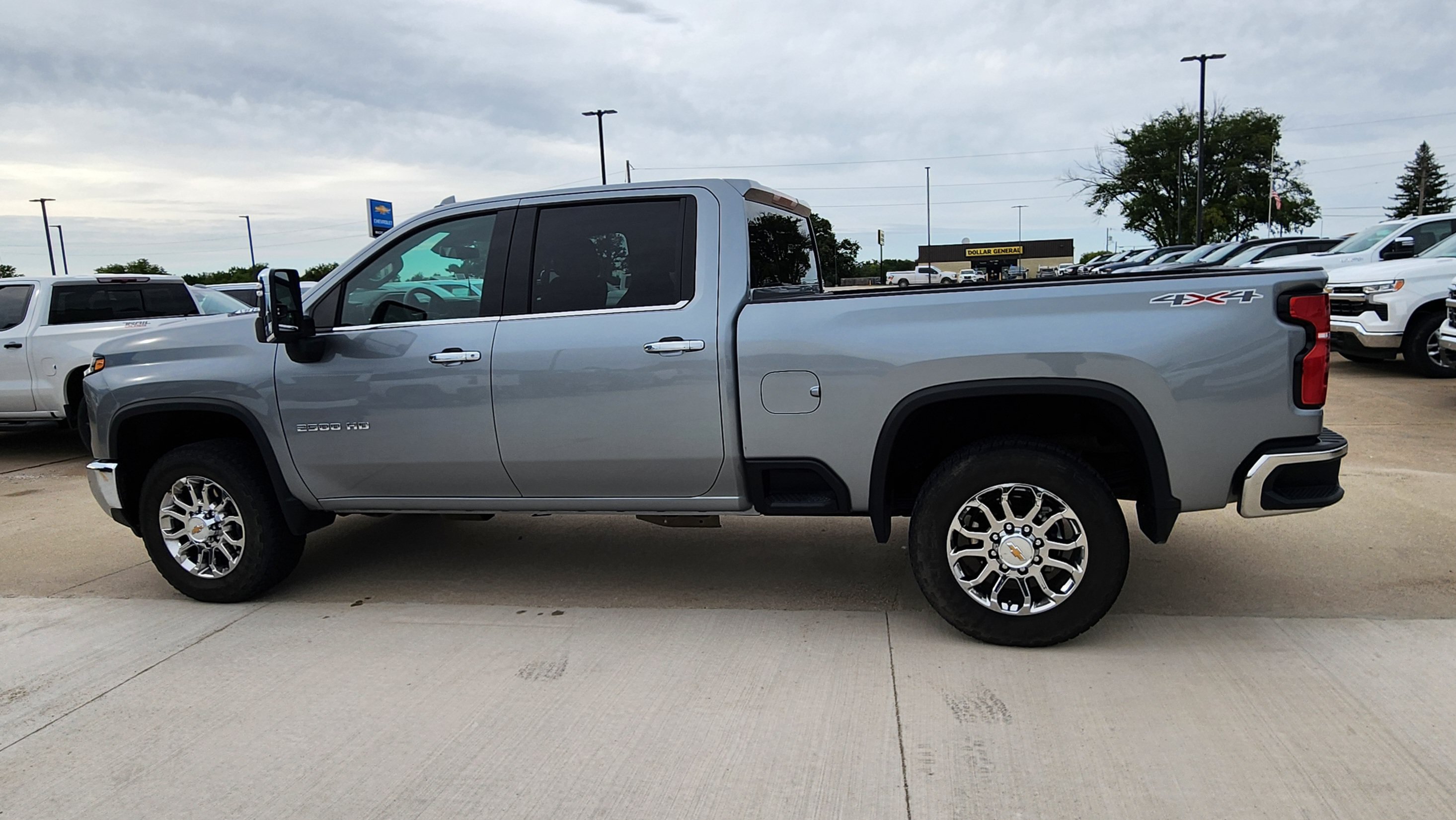 Certified 2026 Chevrolet Silverado 2500 LTZ w/ LTZ Convenience Package AWD/4WD image 9