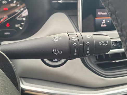 Used 2023 Jeep Compass Limited image 22