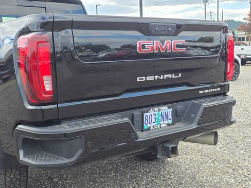 Used 2022 GMC Sierra 3500 Denali w/ Denali Black Diamond Edition AWD/4WD image 14