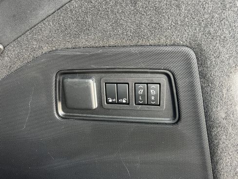 Used 2023 Cadillac Escalade Sport w/ Touring Package image 38