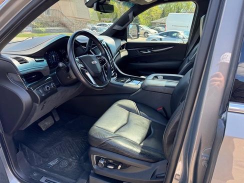 Used 2019 Cadillac Escalade ESV Platinum AWD/4WD image 14