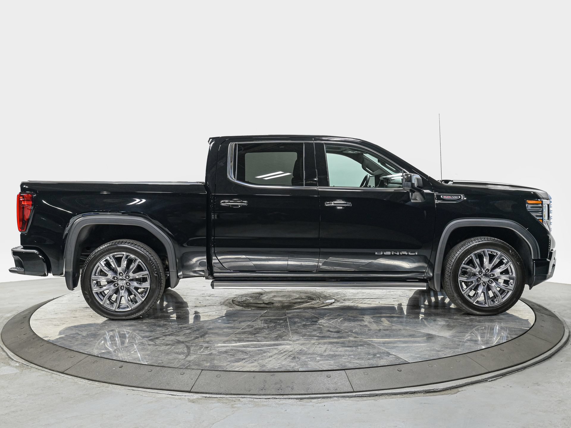 Used 2026 GMC Sierra 1500 Denali AWD/4WD image 8