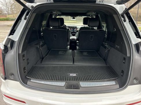 Used 2022 Cadillac XT6 Sport w/ Platinum Package image 14
