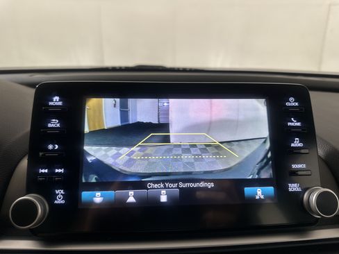 Used 2018 Honda Accord EX image 16