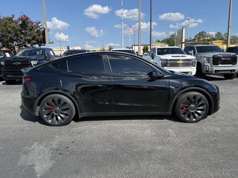 Used 2024 Tesla Model Y Performance AWD/4WD image 12