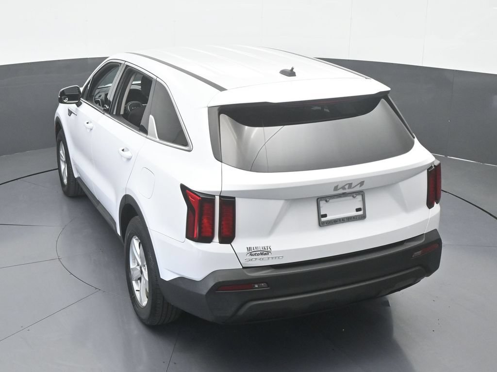 Used 2023 Kia Sorento LX FWD image 47