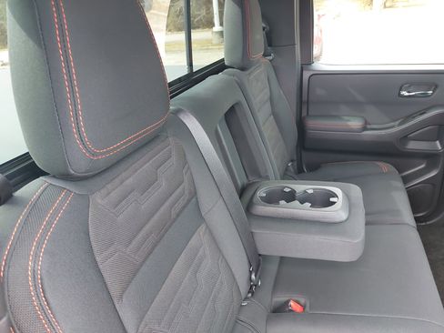 Used 2022 Nissan Frontier Pro-X image 11