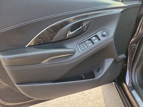 Used 2014 Buick LaCrosse Leather FWD image 23