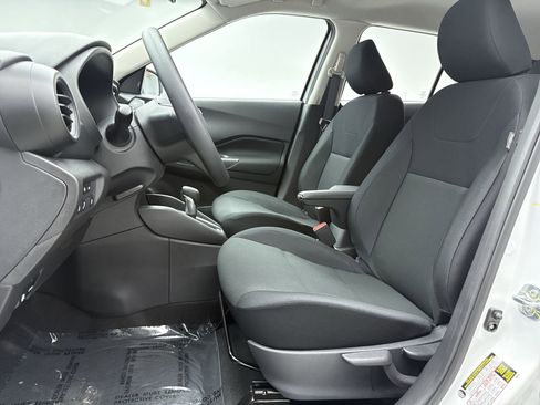 Used 2025 Nissan Kicks Play S image 11