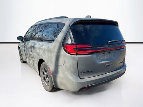 Used 2021 Chrysler Pacifica Touring-L w/ S Appearance Package image 5