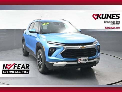 Used 2025 Chevrolet TrailBlazer LT AWD/4WD image 1