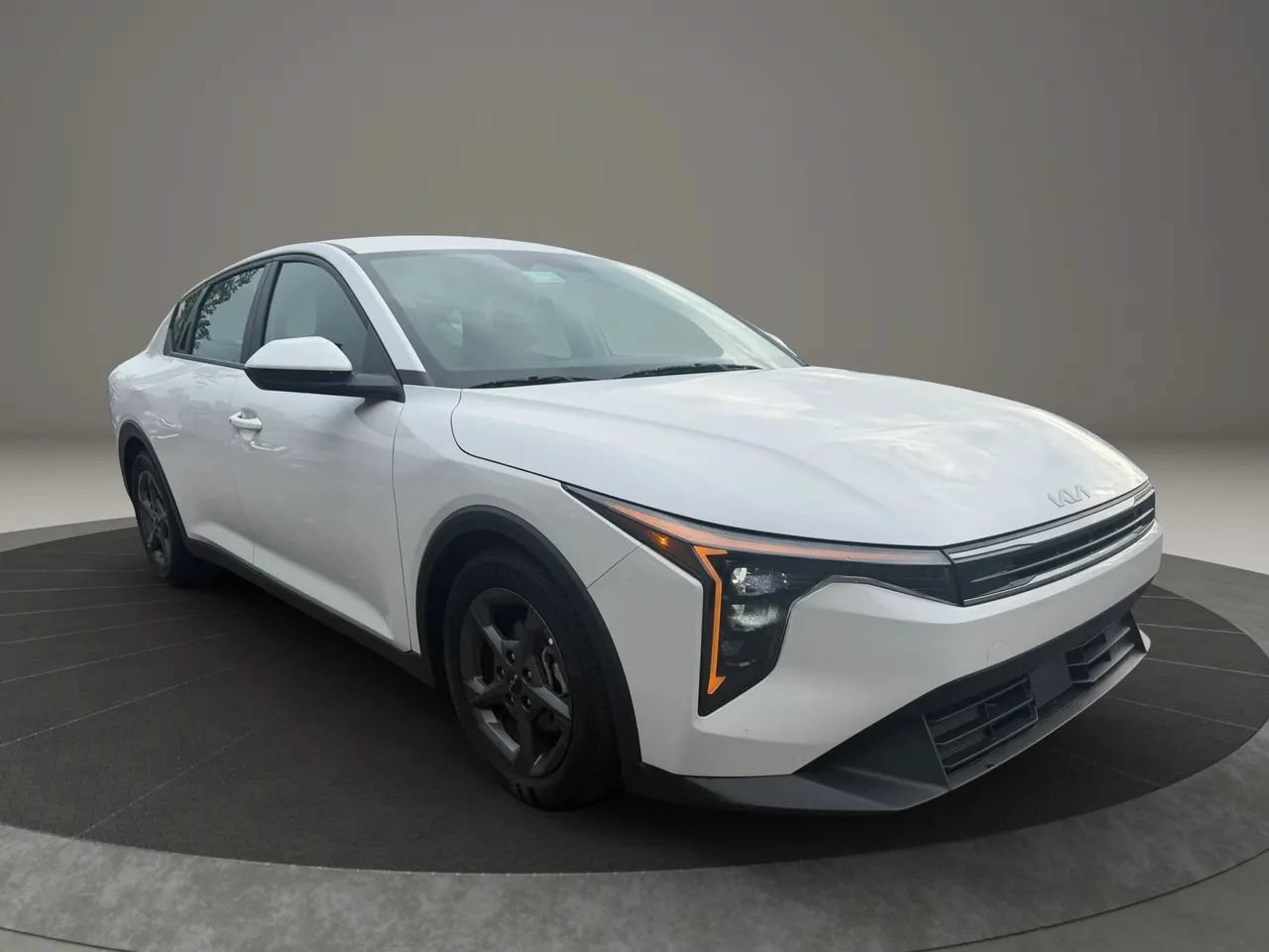 Used 2025 Kia K4 FWD image 3