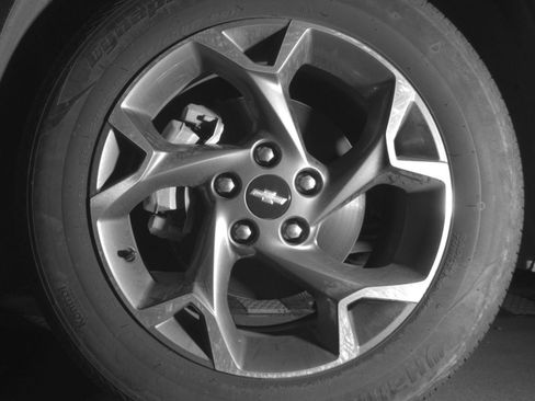 Used 2025 Chevrolet Trax LT w/ LT Convenience Package FWD image 15