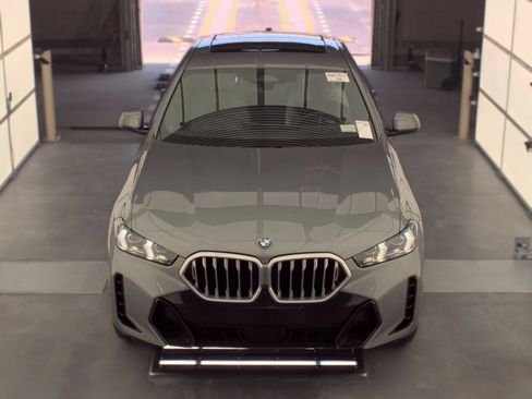Used 2026 BMW X6 xDrive40i AWD/4WD image 11