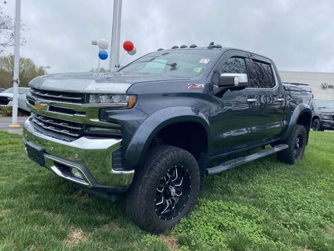 Used 2019 Chevrolet Silverado 1500 LTZ w/ LTZ Premium Package image 3