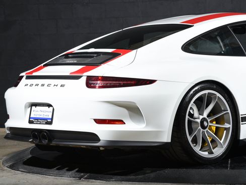 Used 2016 Porsche 911 R RWD image 16