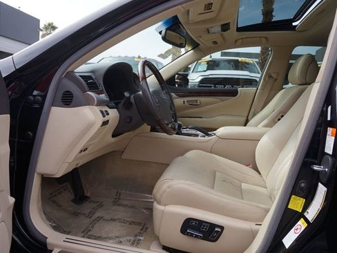 Used 2017 Lexus LS 460 image 16